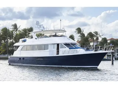 Hatteras 75 Cockpit Motor Yacht