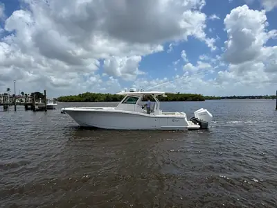 2021 Scout 330 LXF
