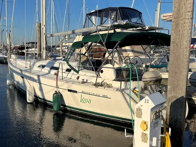 2005 Beneteau 393