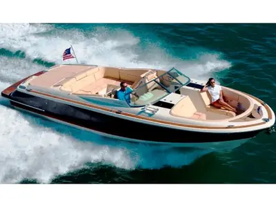 2013 Chris-Craft 32 Launch