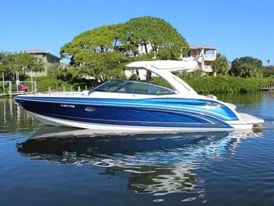 Formula 330 Crossover Bowrider