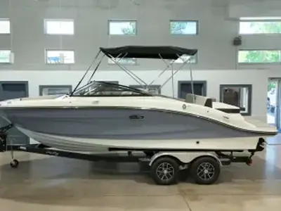 Sea Ray SPX 210