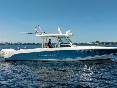2018 Boston Whaler 380 Outrage