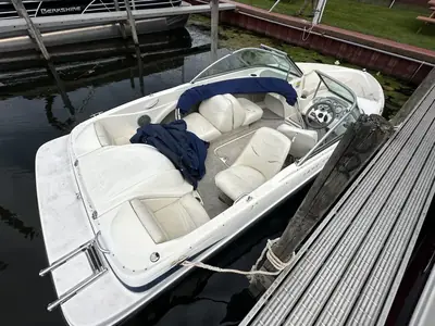 Maxum 1800