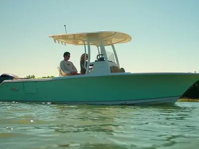 2017 Sea Hunt Ultra 235 SE