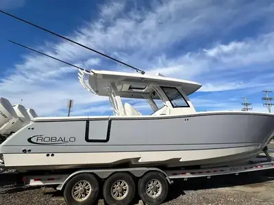 Robalo R360