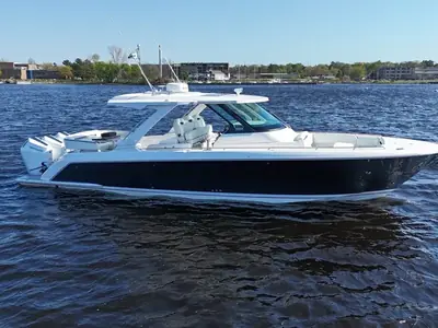 Tiara 38 LX