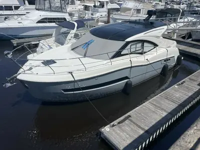 Carver C37 COUPE