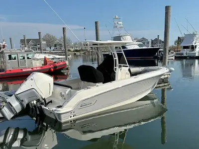 2024 Boston Whaler 230 Outrage
