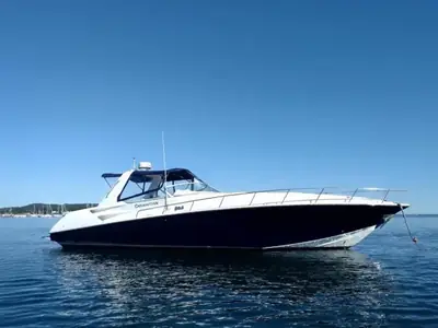 Fountain 38 Express Cruiser