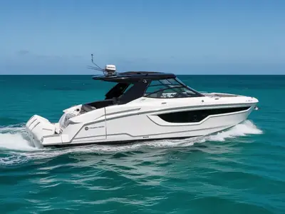 2020 Cruisers 38 GLS OB