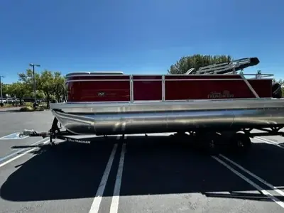 Sun Tracker PARTY BARGE 22 RF XP3