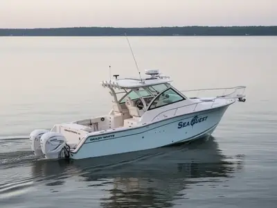 2022 Grady-White Express 330