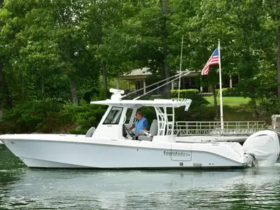Everglades 335 Center Console