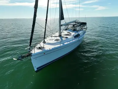 2008 Hunter 49