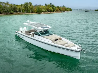2024 Axopar 37 Sun Top