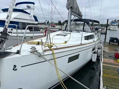 2017 Beneteau Oceanis 38.1