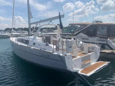 2016 Beneteau Oceanis 38