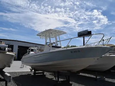 Boston Whaler 240
