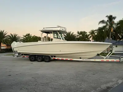 2021 Boston Whaler 350 Outrage