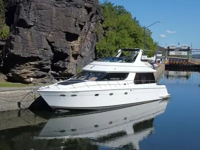 1999 Carver 530 VOYAGER PILOTHOUSE