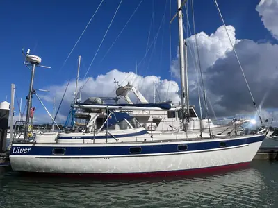Hallberg - Rassy 352