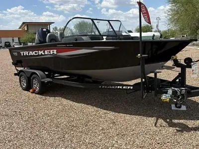 2026 Tracker Targa V-19 Combo