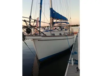 1990 Island Packet 38