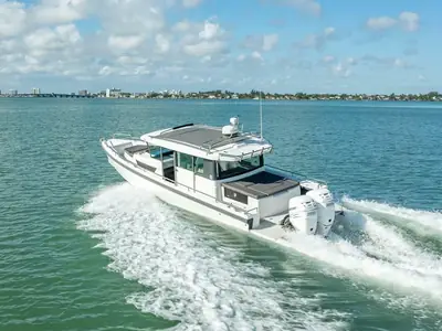 2018 Axopar 37 Cross Cabin