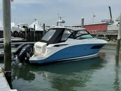 2021 Sea Ray Sundancer 320 Outboard