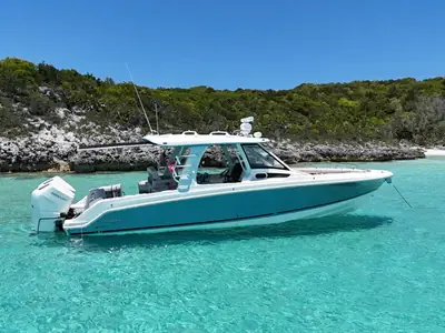 2025 Boston Whaler 350