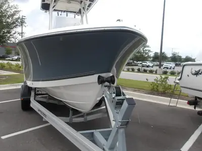 2024 Mako 214 CENTER CONSOLE