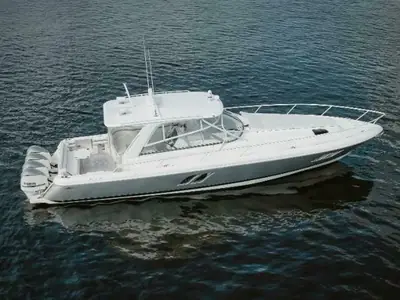 2018 Intrepid 475 Sport Yacht