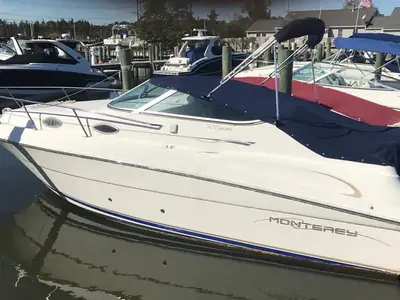 2000 Monterey 242 CRUISER