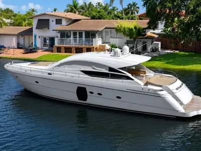 Pershing 64