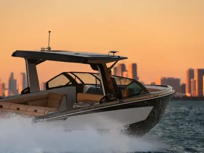 2023 Aviara AV32 Outboard
