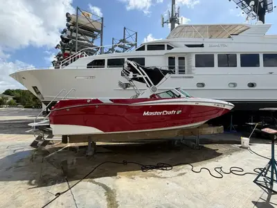 2023 MasterCraft XT24