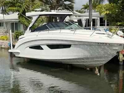 2022 Regal 33 XO