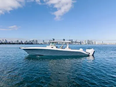 2023 HCB 42 LUJO