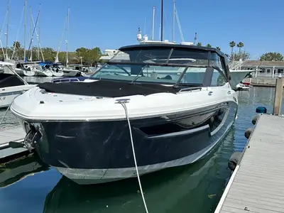 2021 Cruisers 38 GLS I/O