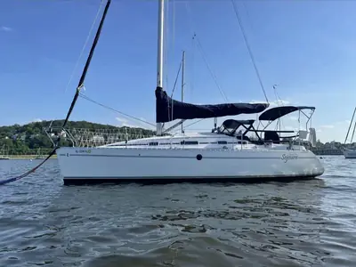 1993 First 31.7 Beneteau