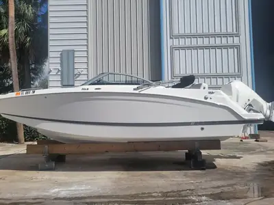 2022 Four Winns HD3