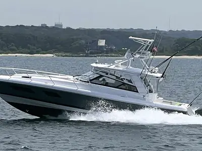 Intrepid Powerboats 477 Evolution