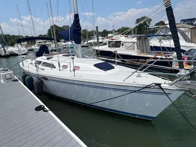 2005 Catalina 320