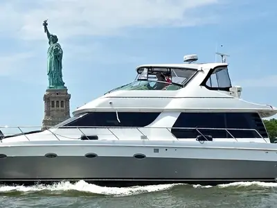 Carver 530 VOYAGER PILOTHOUSE