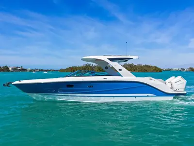 2026 Sea Ray SLX 310 Outboard