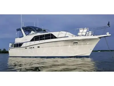 Chris-Craft 381 Catalina