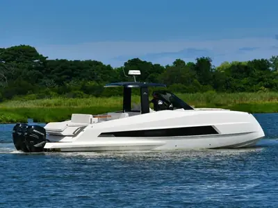 2023 Astondoa 377 Coupe Outboard
