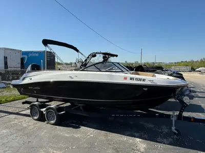 2023 Bayliner VR6 Bowrider I/O