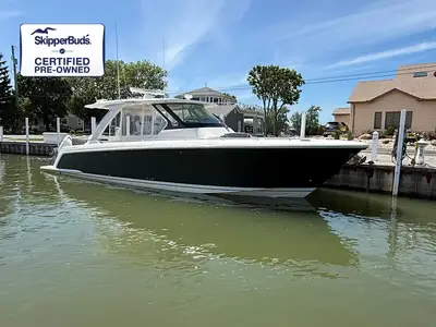 2025 Tiara Sport 38 LS